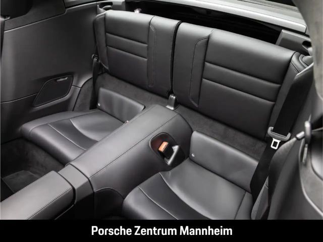 Porsche 992 4 Coupé GTS Targa