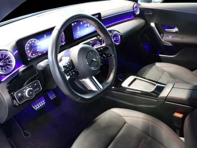 Mercedes-Benz CLA 200 AMG Line Coupé