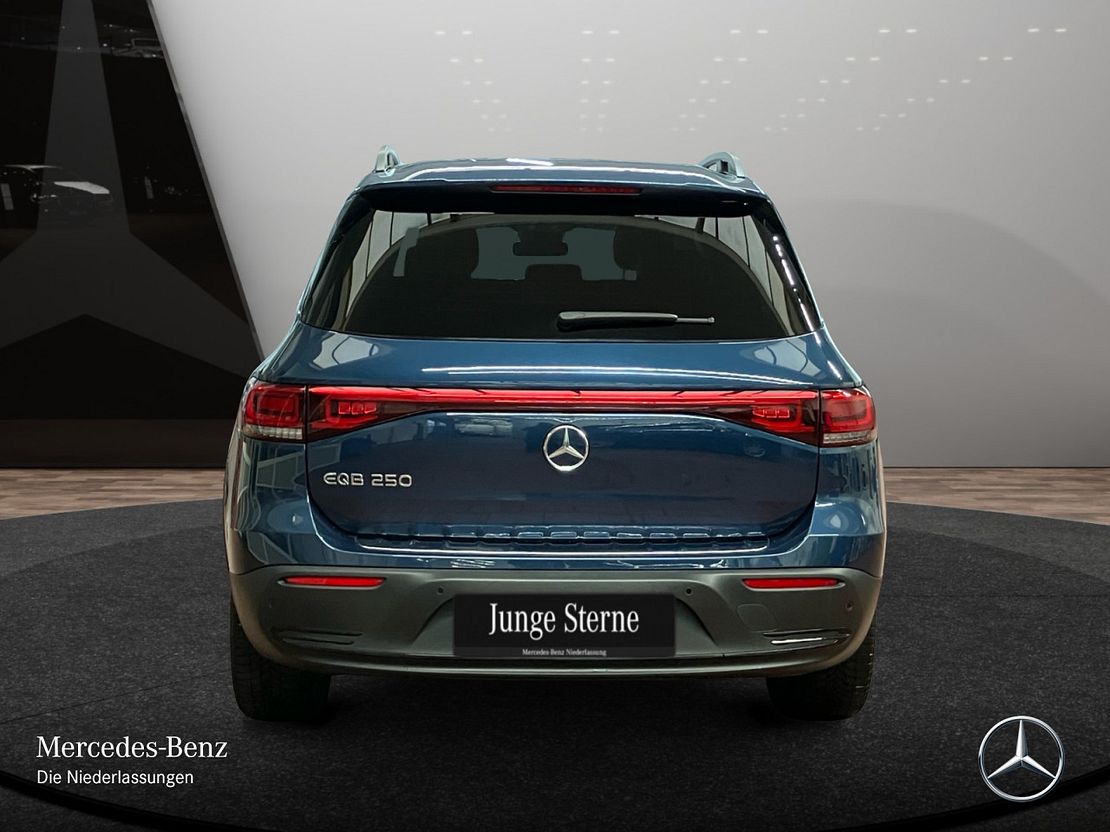 Mercedes-Benz EQB 250