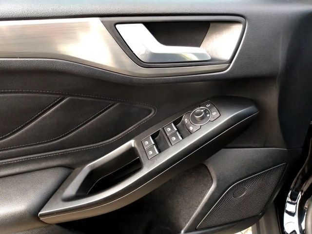 Ford Focus Titanium Wagon