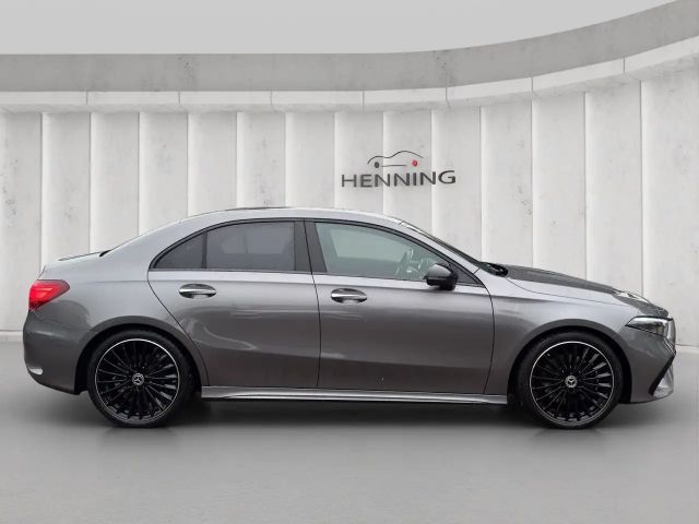 Mercedes-Benz A 220 A 220 d AMG Line