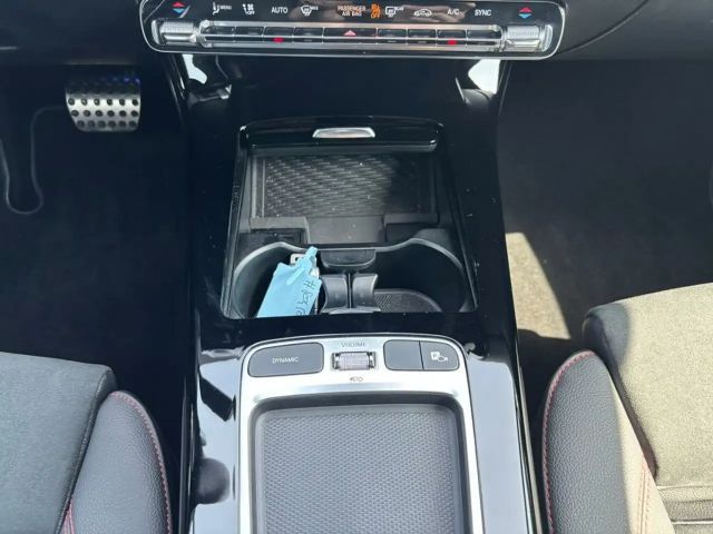 Mercedes-Benz CLA 200 AMG Line Coupé