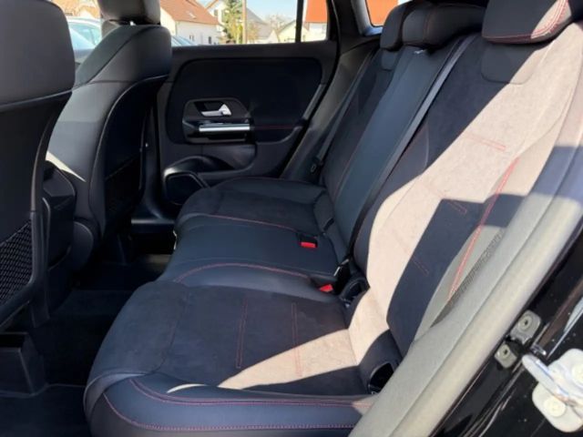 Mercedes-Benz GLA 180 AMG Line