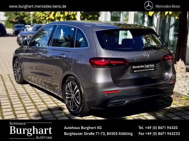 Mercedes-Benz B 200 Progressive Sedan