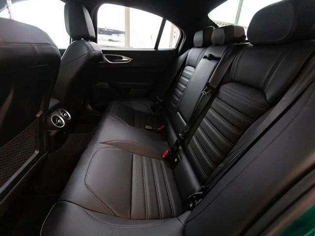 Alfa Romeo Giulia AT8 Q4 Veloce