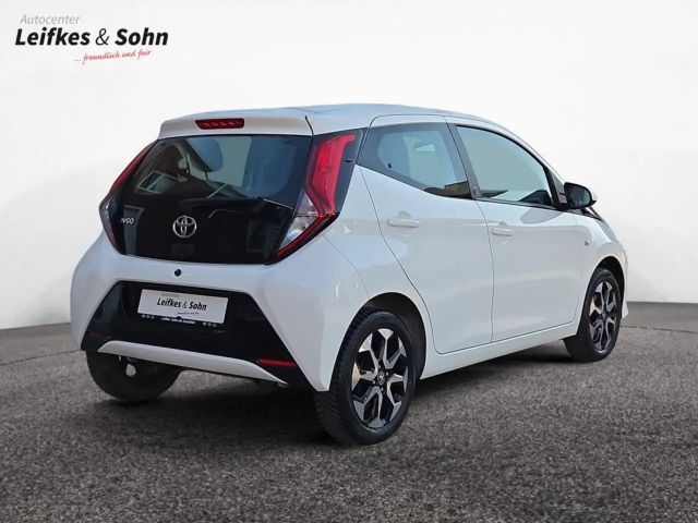 Toyota Aygo X Play Team D