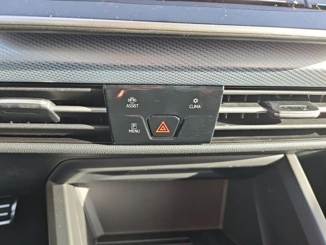 Volkswagen Golf 1.5 eTSI DSG Golf VIII