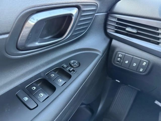 Hyundai i20 AUTOMAT+NAVI+APPLE/ANDROID+SITZHZG+LENKRADHZG+KAME