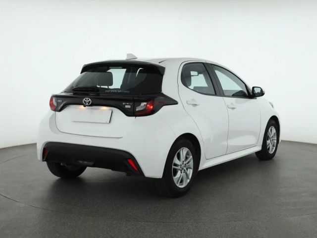 Toyota Yaris Hatchback Team D
