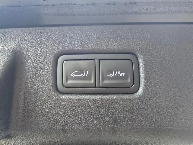 Hyundai Staria Signature