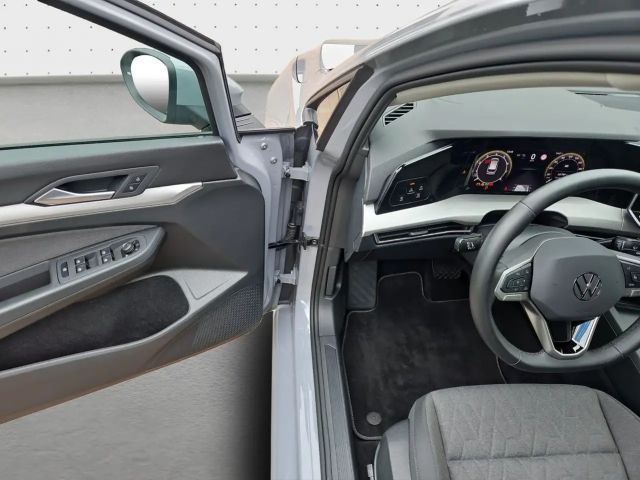 Volkswagen Golf 1.5 eTSI Life Variant