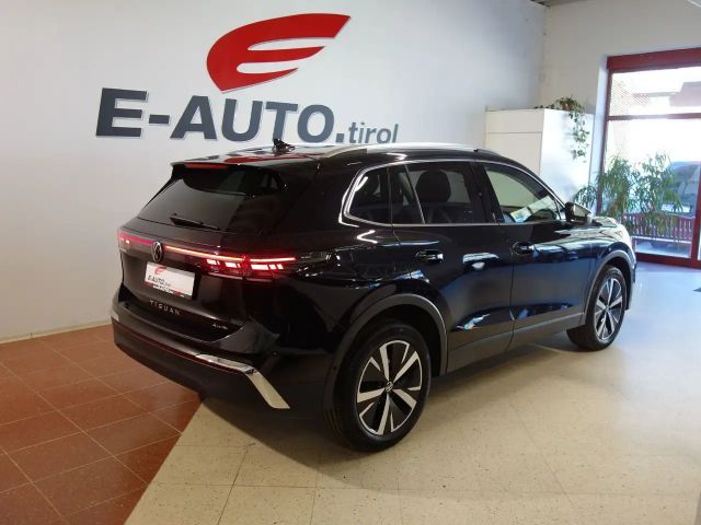 Volkswagen Tiguan DSG Elegance Elegance Sport