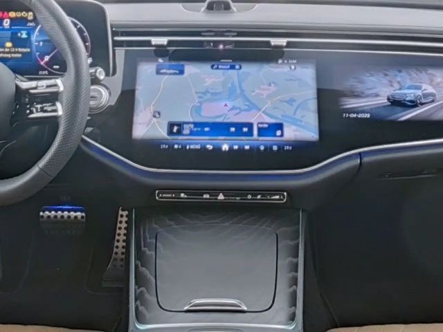 Mercedes-Benz E 220 AMG Line E 220 d Sedan