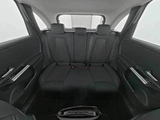 Mercedes-Benz B 180 Progressive Sedan