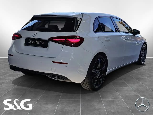 Mercedes-Benz A 180 PANORAMA+KAMERA+TOTWINKEL+MBUX+LED+18 ZOLL