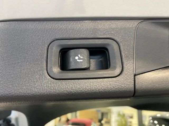 Mercedes-Benz B 180 Progressive Sedan