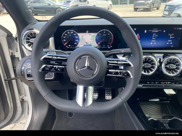 Mercedes-Benz A 200 A 200 d AMG Line