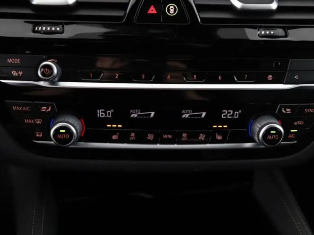 BMW 520 520d Luxury Line Touring xDrive