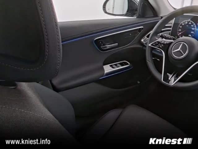 Mercedes-Benz E 200 AVANTGARDE Estate