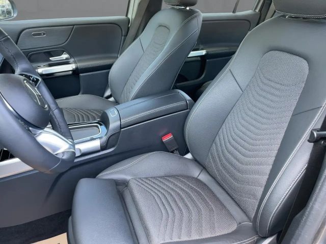 Mercedes-Benz GLB 220 4MATIC Progressive