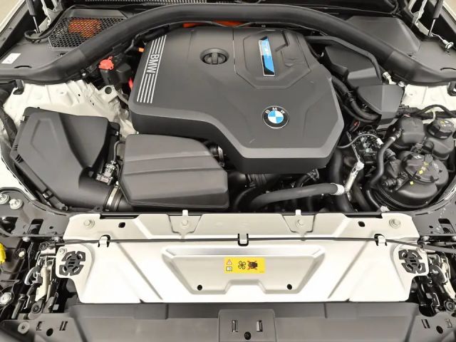 BMW 330 330e xDrive