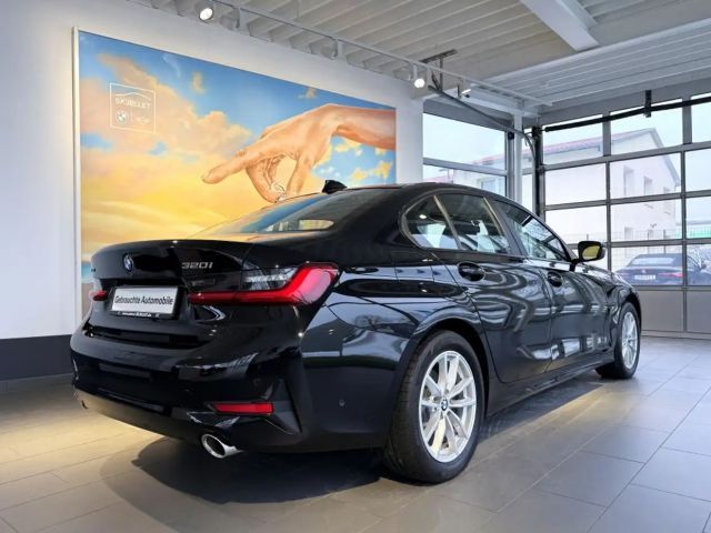BMW 320 320i Sedan xDrive