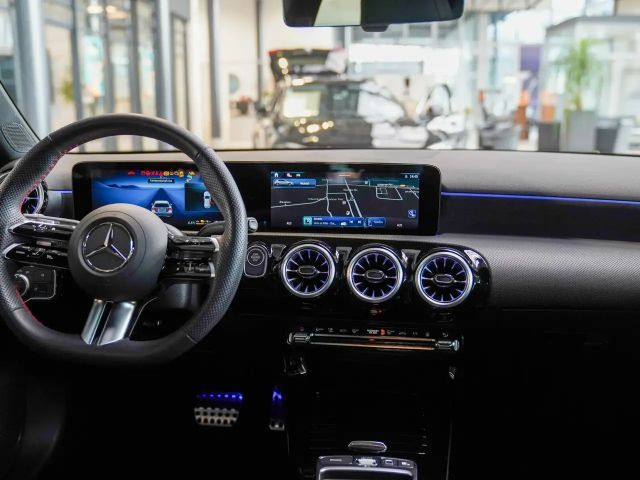 Mercedes-Benz A 250 A 250 e AMG Line