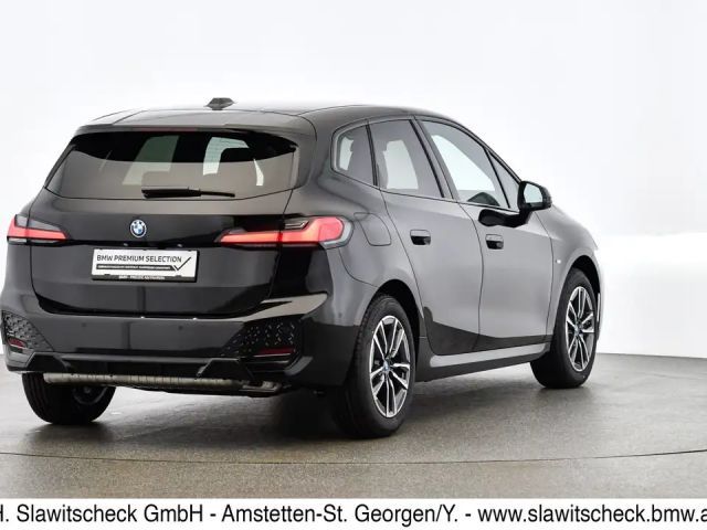 BMW 230 Sedan xDrive