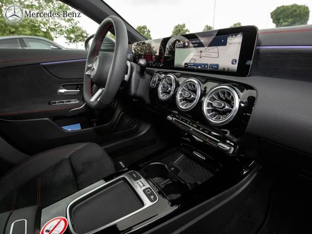 Mercedes-Benz CLA 200 AMG Line