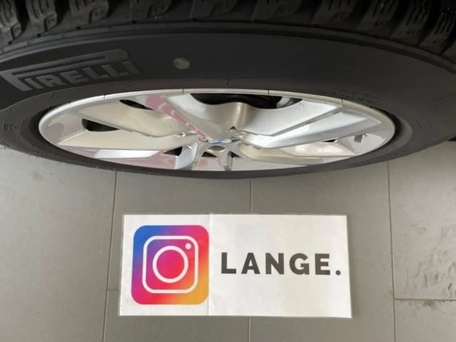 BMW 118 118i Sedan Sport Line