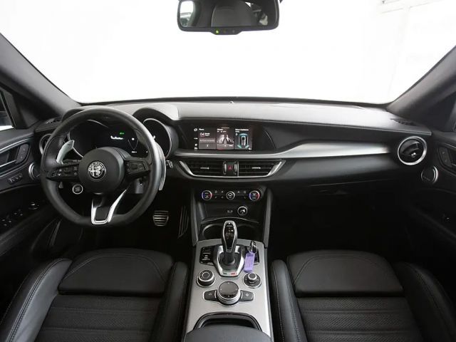 Alfa Romeo Stelvio AT8 Q4