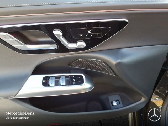 Mercedes-Benz E 200 AMG Line Sedan