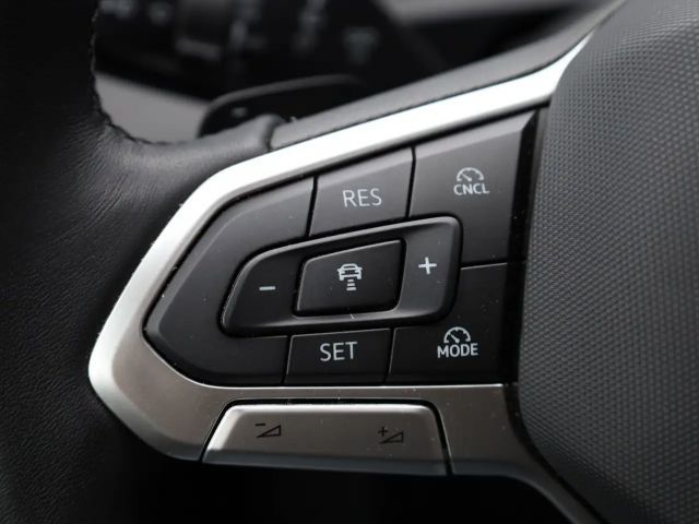 Volkswagen Tiguan 1.5 eTSI Elegance Elegance