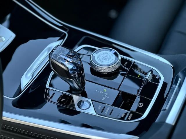 Alpina XB7 Gestiksteuerung Bowers Wilkins Panorama