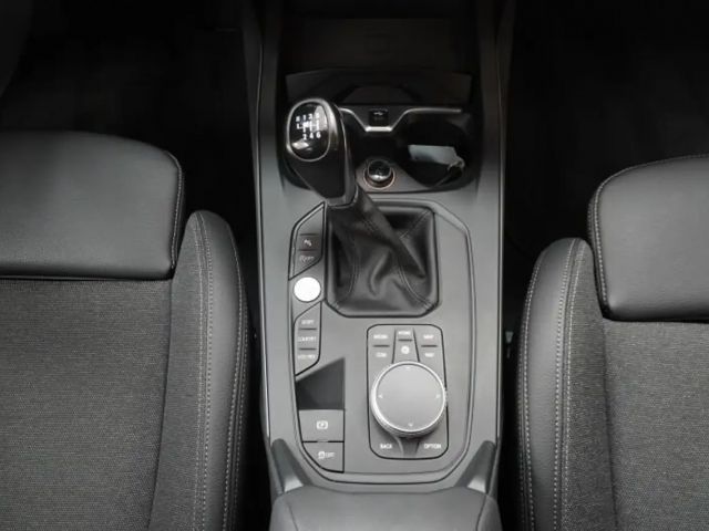 BMW 118 118d 5-deurs Advantage pakket Sedan