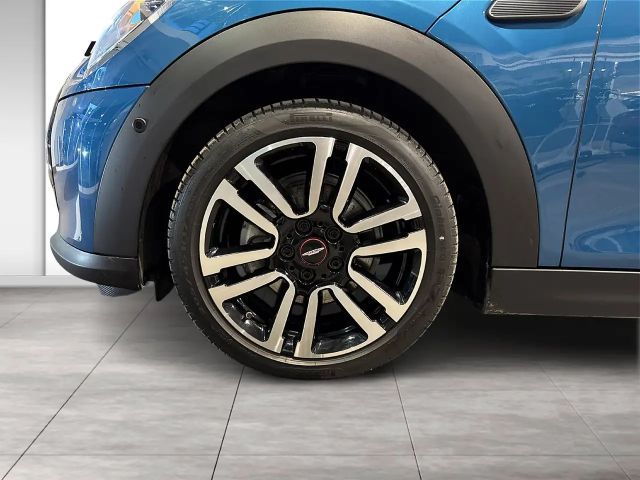 MINI Cooper F55 DAB LED RFK Navi Komfortzg. ACC Shz