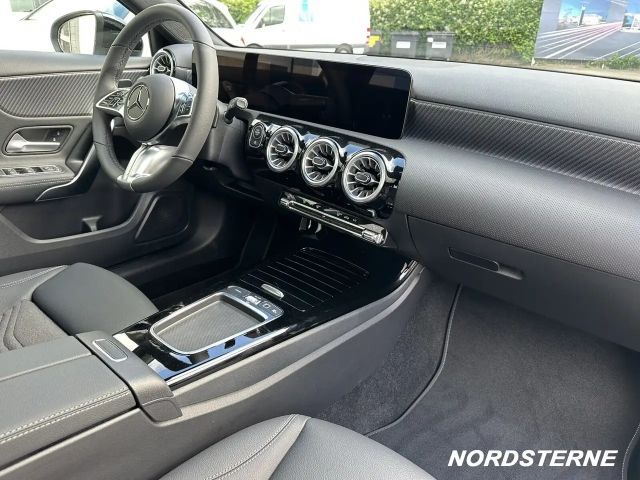 Mercedes-Benz A 200 A 200 Limousine+PANO.+NIGHT+DISTRONIC+R.KAM+LED