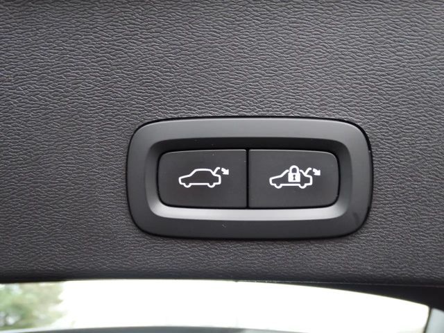 Volvo XC40 AWD Plus Recharge Twin Engine