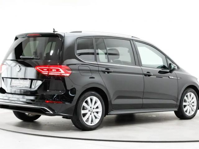 Volkswagen Touran 1.5 TSI DSG R-Line