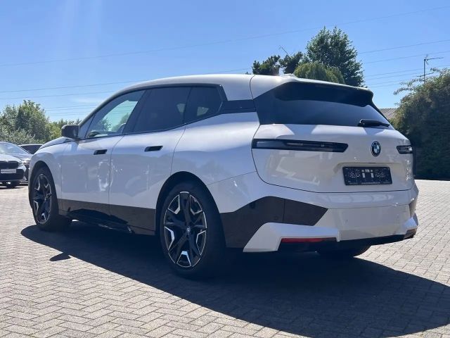 BMW iX xDrive40