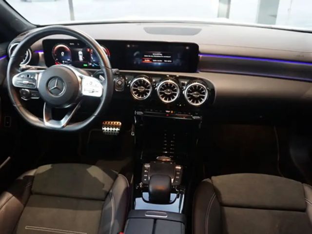 Mercedes-Benz CLA 250 AUTOMATIK+LEDER+NAVI+LED+DIGITALER TACHO