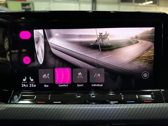 Volkswagen Golf 1.5 TSI Golf VIII R-Line