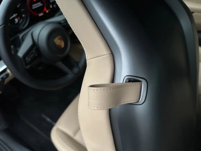 Porsche 992 Cabrio Carrera S