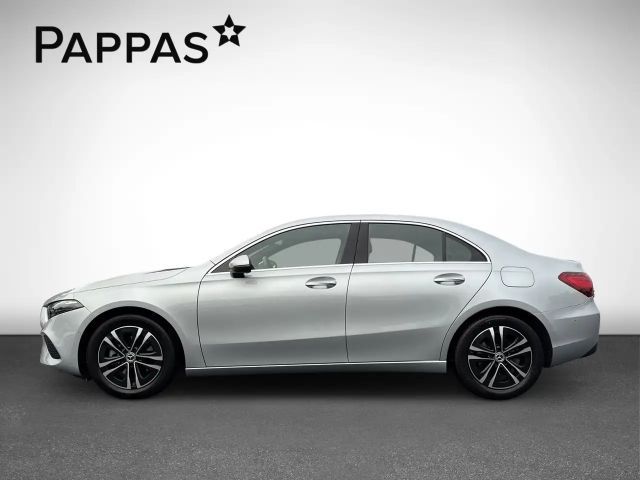 Mercedes-Benz A 200 Limousine PTS Cam Navi Wide LED SHZ