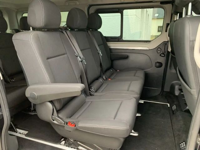 Renault Trafic Blue Grand Spaceclass