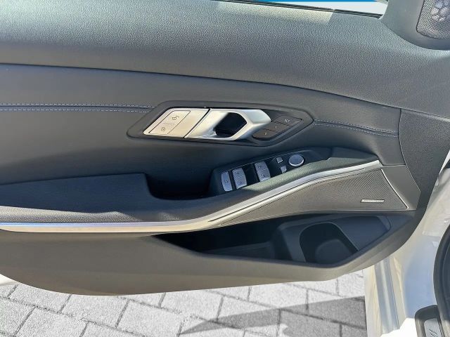 BMW 330 330i M-Sport Sedan xDrive