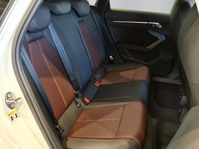 Audi A3 30 TFSI Sedan