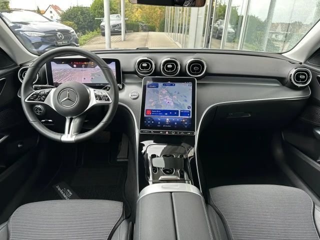 Mercedes-Benz C 200 AVANTGARDE Sedan