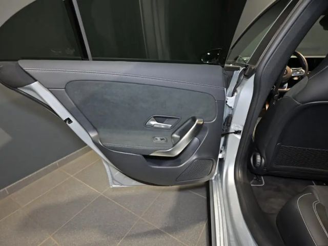 Mercedes-Benz CLA 200 AMG Line CLA 200 d Coupé