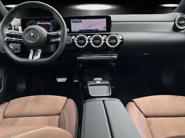 Mercedes-Benz A 250 4MATIC AMG Line